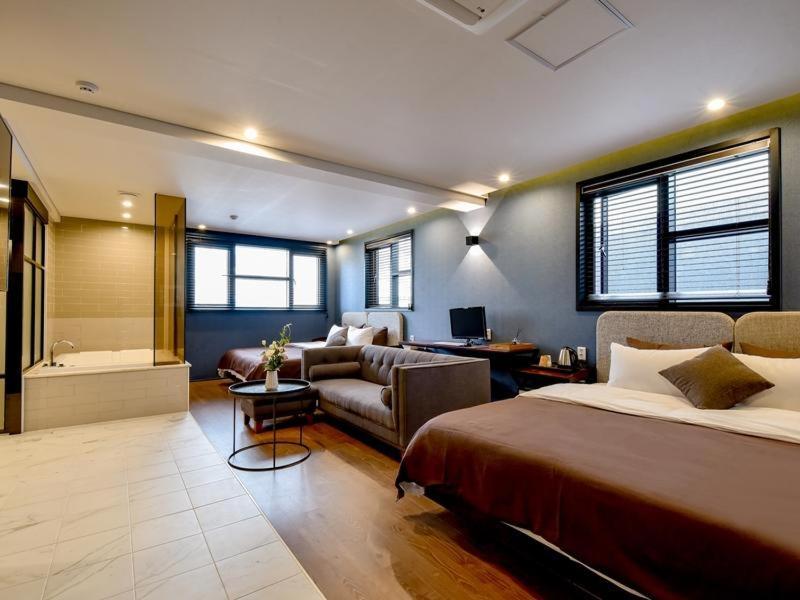 Brown Dot Yangjeong Hotell Busan Exteriör bild